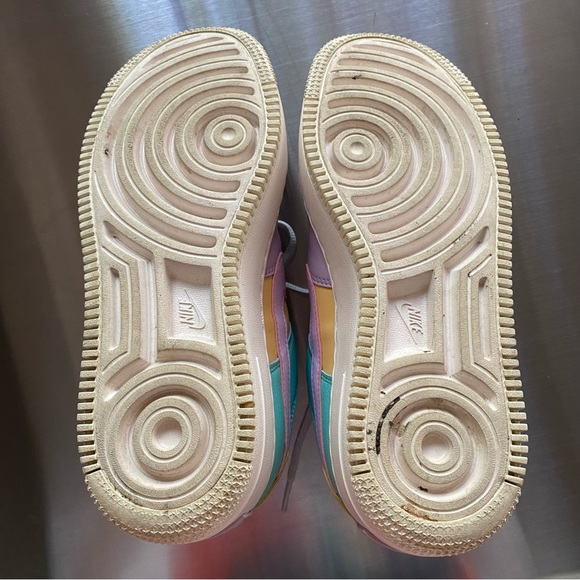 Nike Air Force 1 Shadow in Pale Ivory - Picture 7 of 10